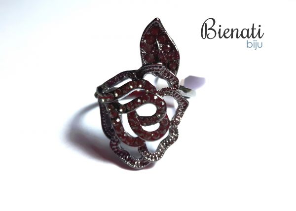 AN024P - Anel Flor com Strass Prata