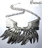 C091 P - Maxi Colar Prata com Detalhe de Asas