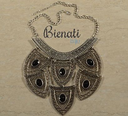 Cód. C066 P - Maxi colar prata com pedra preta