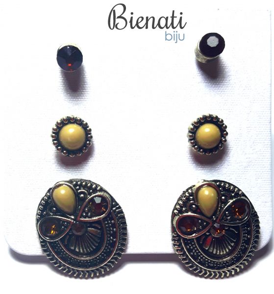 BP080 - Kit 3 brincos (strass marrom, pedrinha bege e strass com pedrinha)