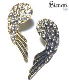 BG094 - Brinco Dourado de Asa com Detalhe em Strass Bege