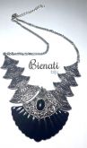 CO087P - Maxi Colar Prata com detalhe Preto