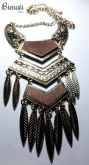 C092- Maxi Colar Dourado com Detalhe em Madeira