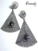 BG049P - Brinco Triangulo Prata com Strass Preto