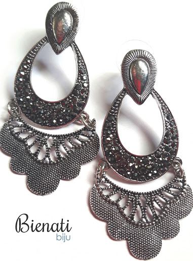 Cód. BG040P - Brinco oval com pedrinhas prata