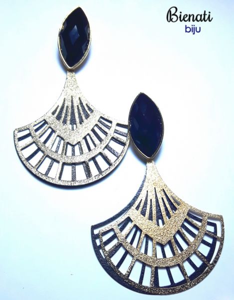 BG084 - Brinco Sino Preto com Detalhe Dourado